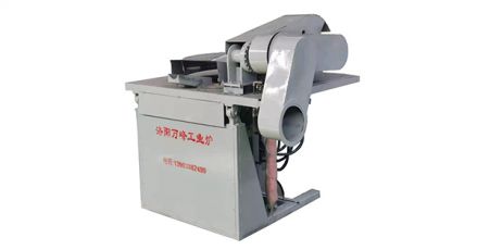 國外客戶定制的中頻爐，鑄錠機(jī)安裝現(xiàn)場（洛陽萬峰工業(yè)爐）